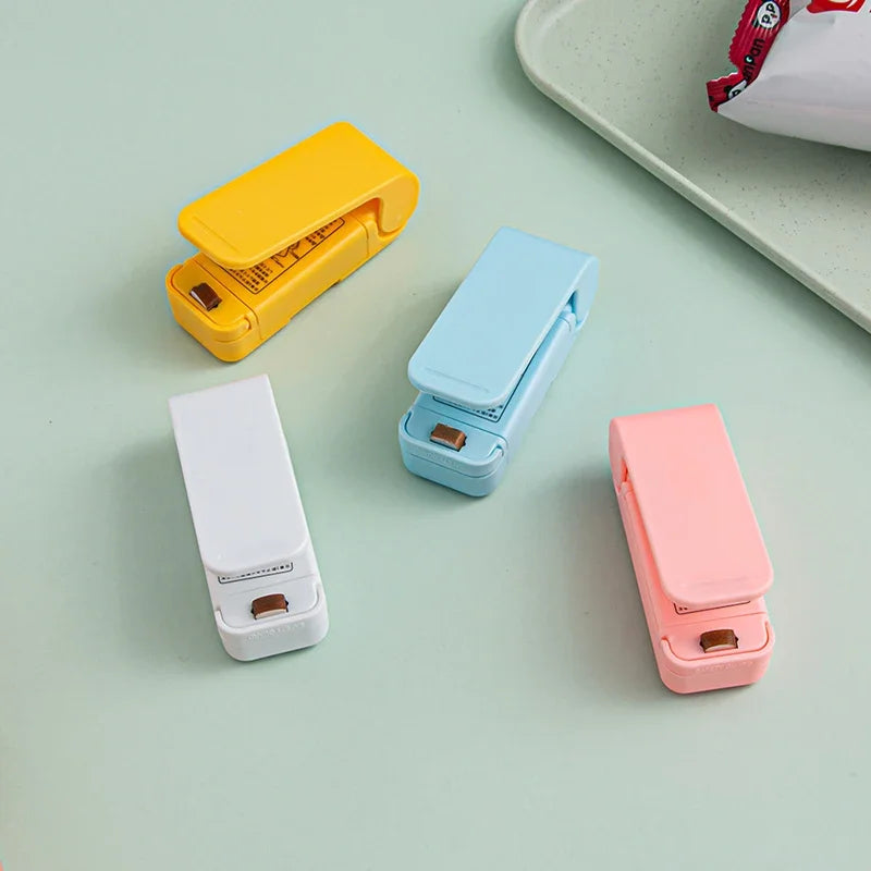 Mini Máquina de Selagem para Embalagens - Proteja sua família de contaminação por insetos (baratas nojentas, formigas e outros), e prejuízos por perda das sobras de produtos!
