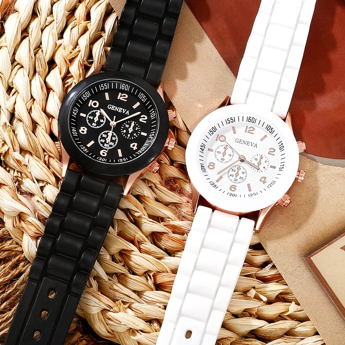 Relógio quartz,  masculino e feminino. Lindo demais!  Para casais que são almas gêmeas. Compre um e leve o do seu amor como brinde.