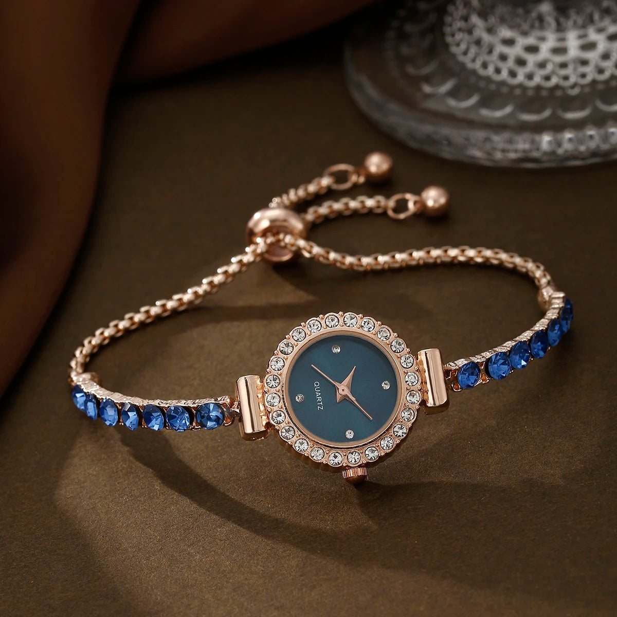 Relógio de pulso de quartzo de diamante feminino, elegante, versátil - Ganhe a pulseira de brinde